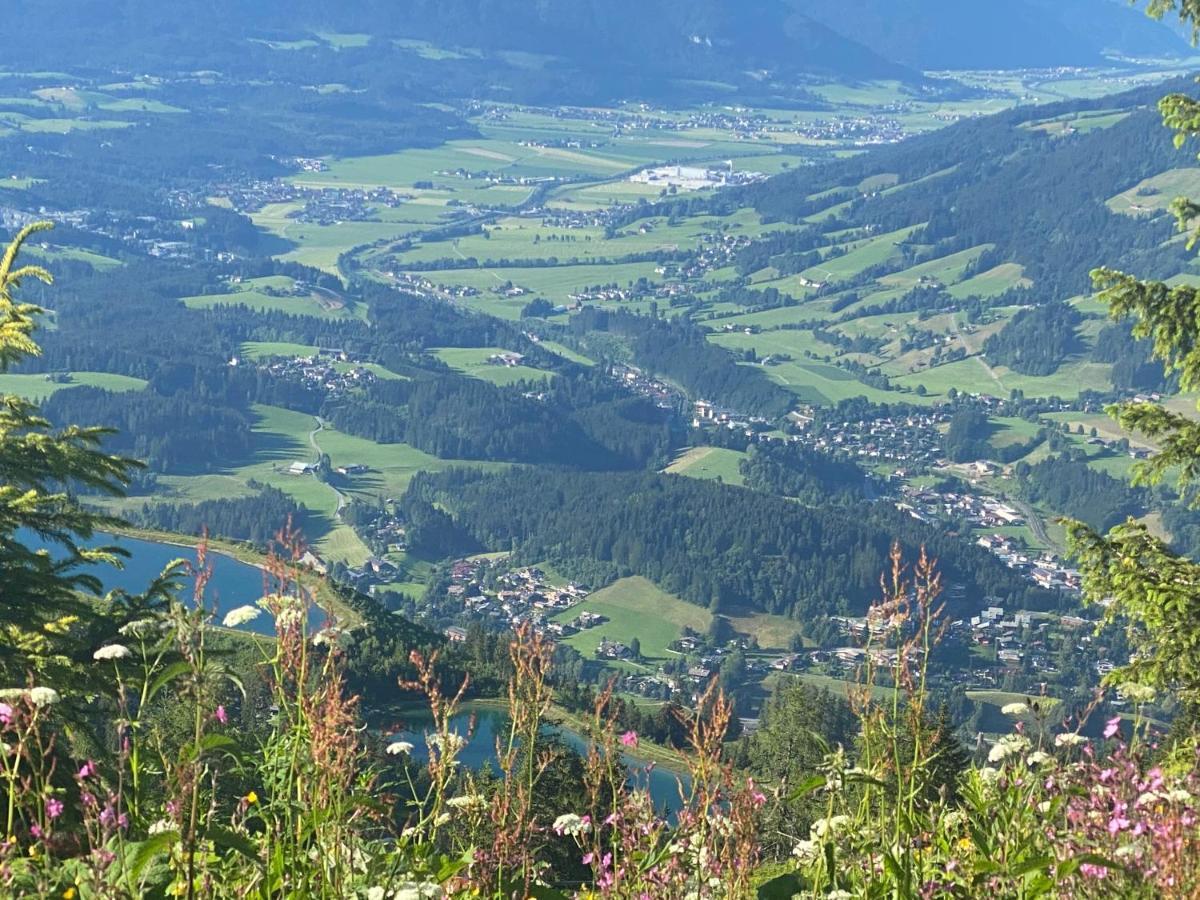 Hocheckhuette On Top Of The Kitzbuehel Hahnenkamm Mountain Exterior photo