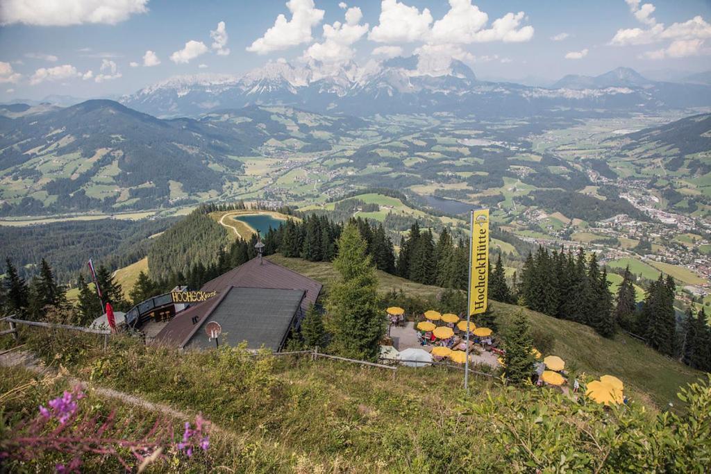 Hocheckhuette On Top Of The Kitzbuehel Hahnenkamm Mountain Exterior photo