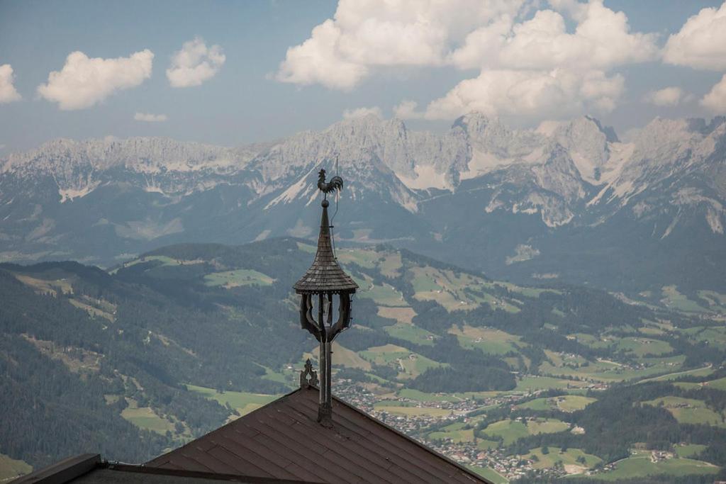 Hocheckhuette On Top Of The Kitzbuehel Hahnenkamm Mountain Exterior photo